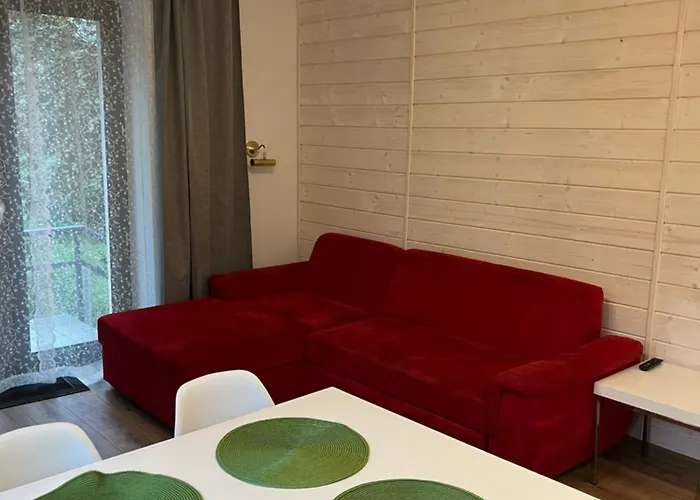 Dwunastka Πανσιόν